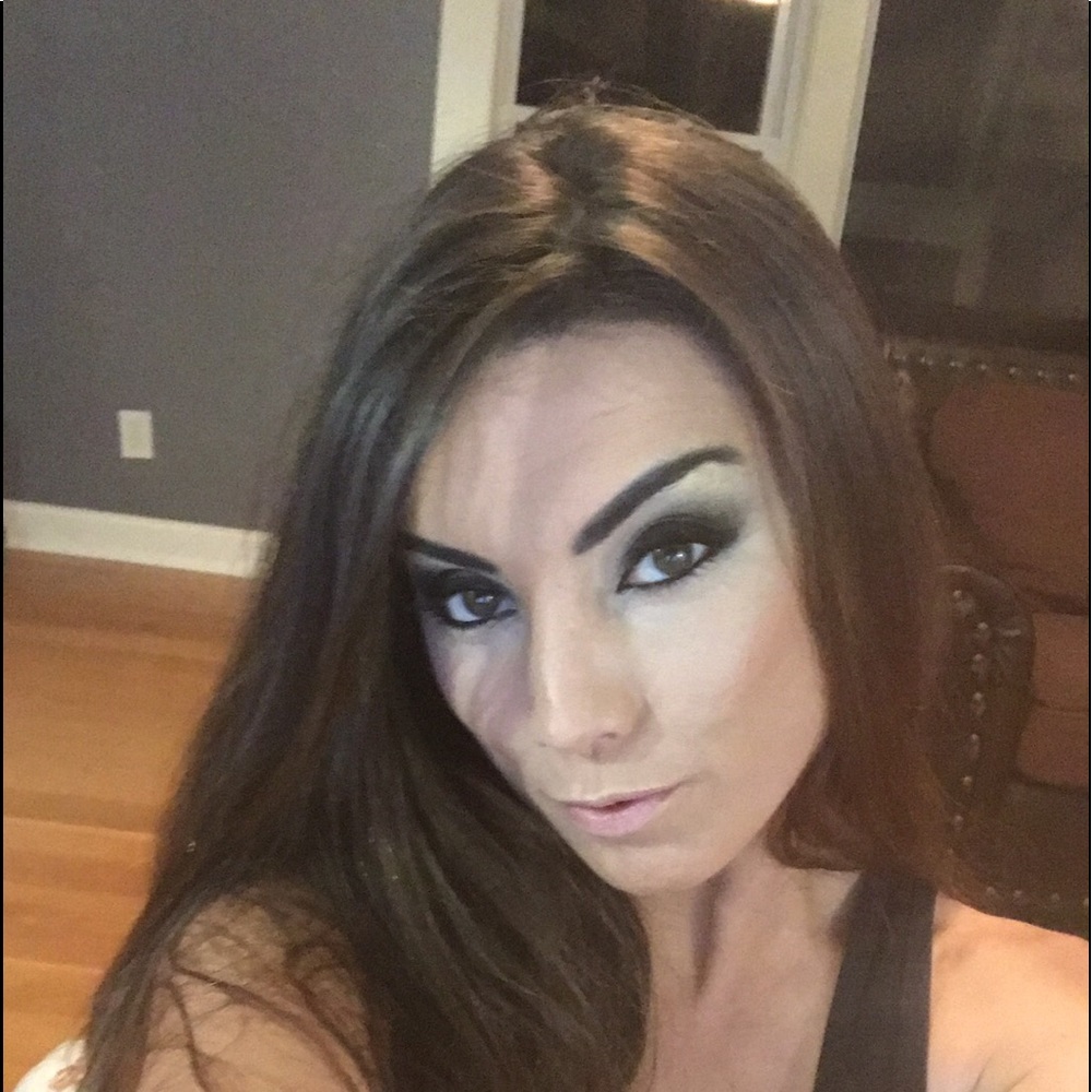Meet your Posher, Brittney